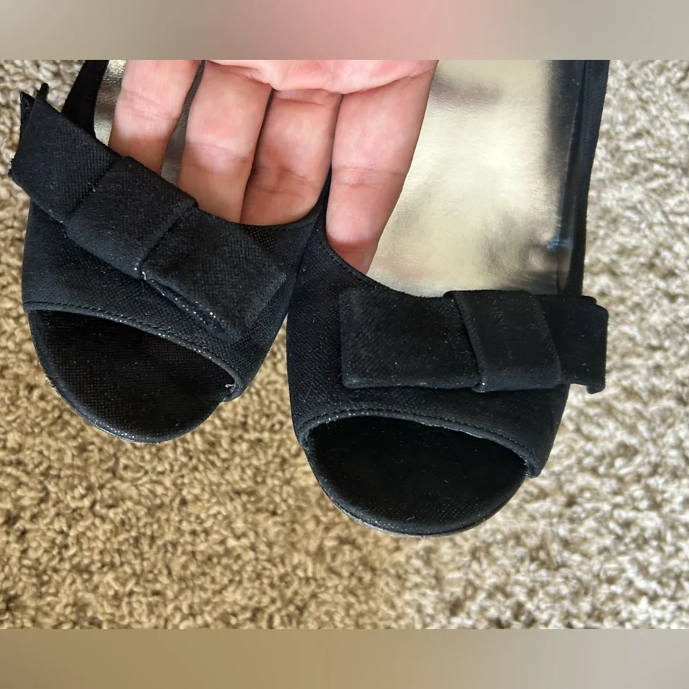 Stuart Weitzman Vampy Coquette Bowover Black Sparkle‎ Peep Toe SZ 6